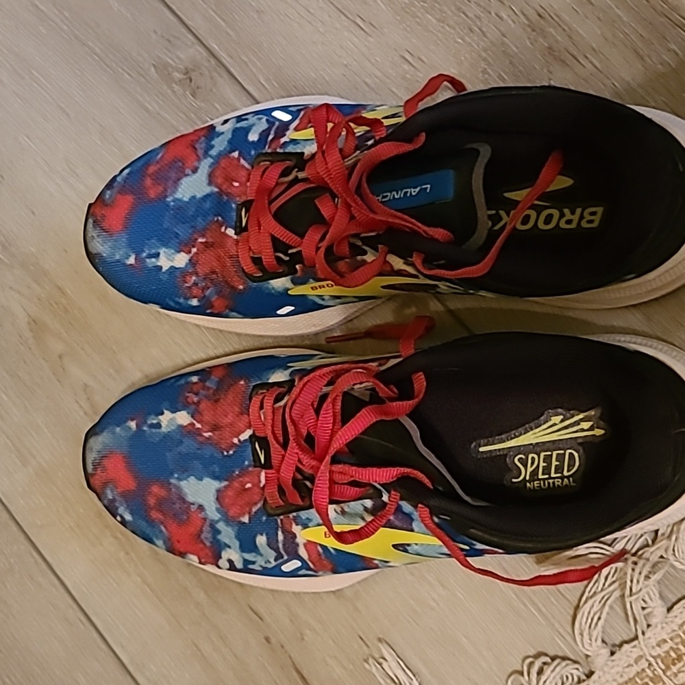 Womens Brooks Launch running shoe